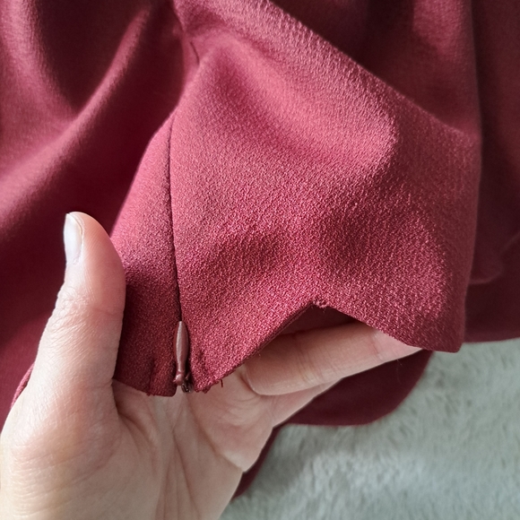 Lush Burgundy Scalloped Crop Top - Picture 4 of 6